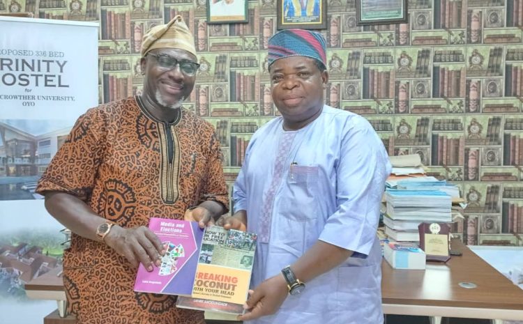  Former NUJ Chairman pays courtesy visit to ACU
